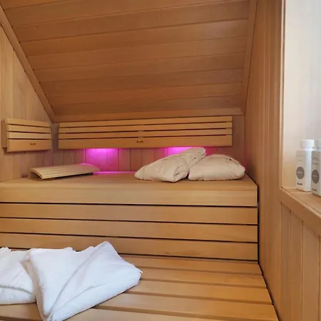 Fischerhus Mit Sauna Und Kamin בית נופש לודין